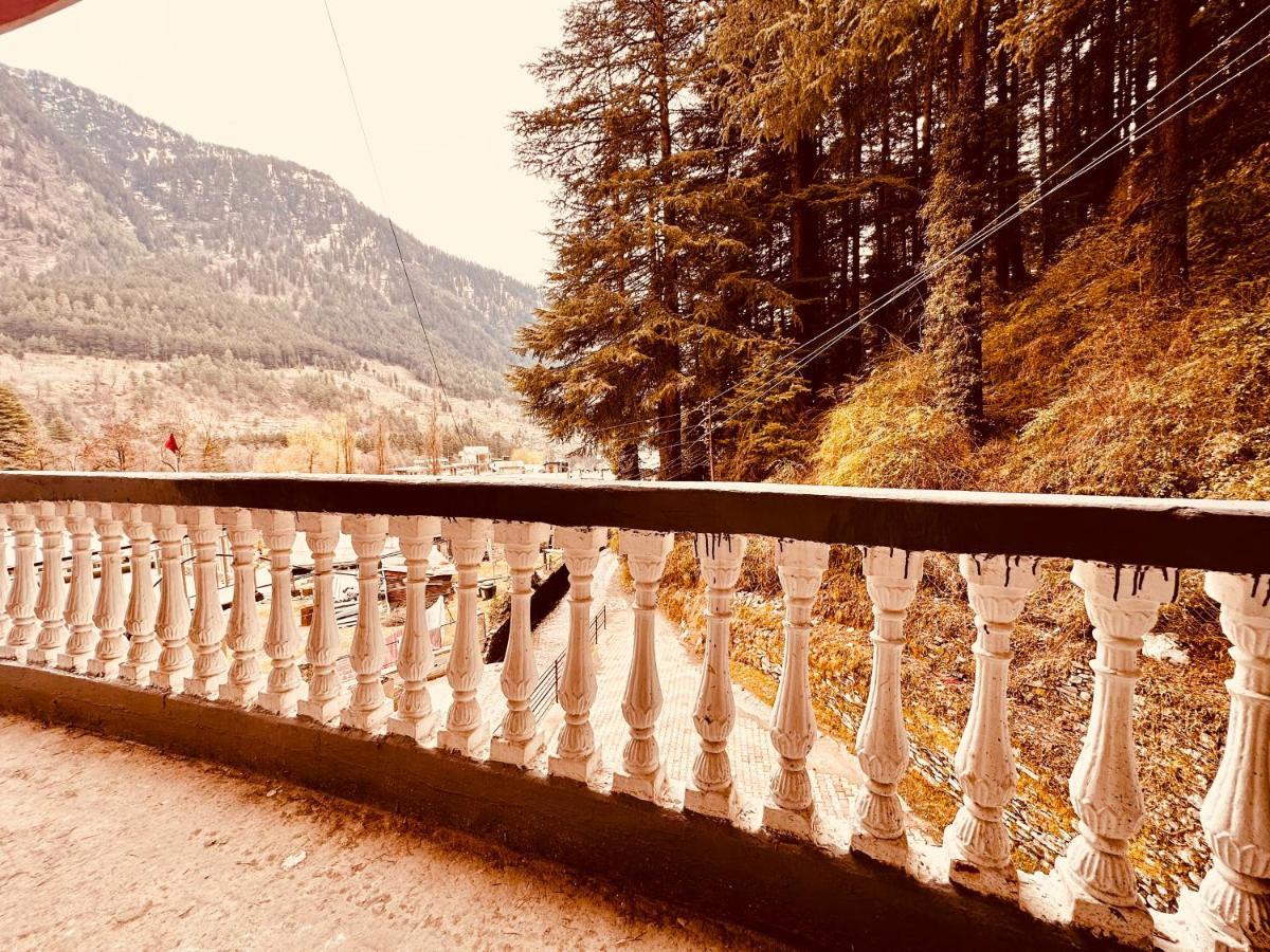 Hotel Daulat Manali Exterior photo
